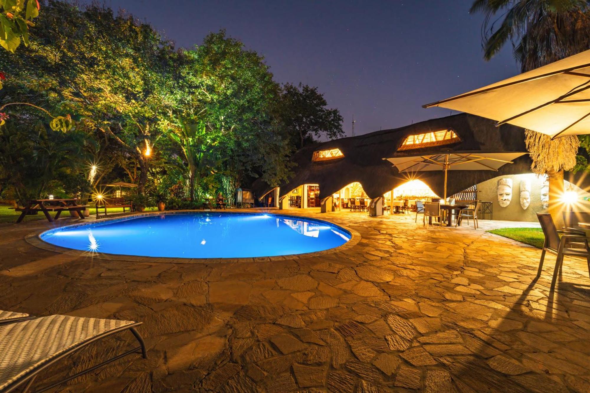 Bayete Guest Lodge Вікторія-Фоллс Екстер'єр фото