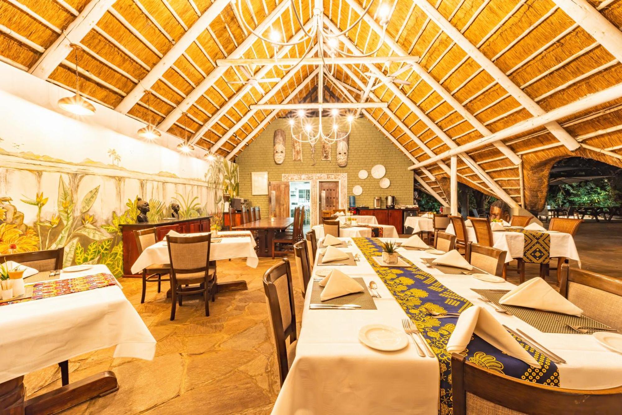 Bayete Guest Lodge Вікторія-Фоллс Екстер'єр фото